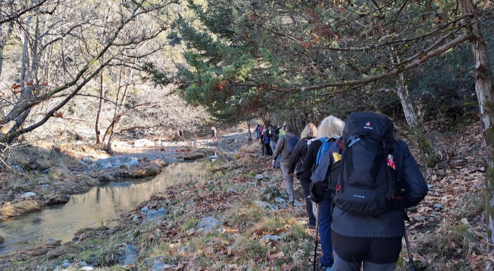 Leaving the bridge and hiking by Mylaontas to Nymfasia